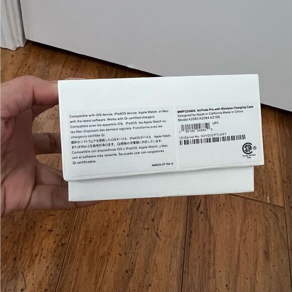 APPLE AIRPODS PRO 1 ST GEN EMPTY BOX WITH CHARGING CABLE + MANUAL + EAR TIPS - Picture 11 of 12